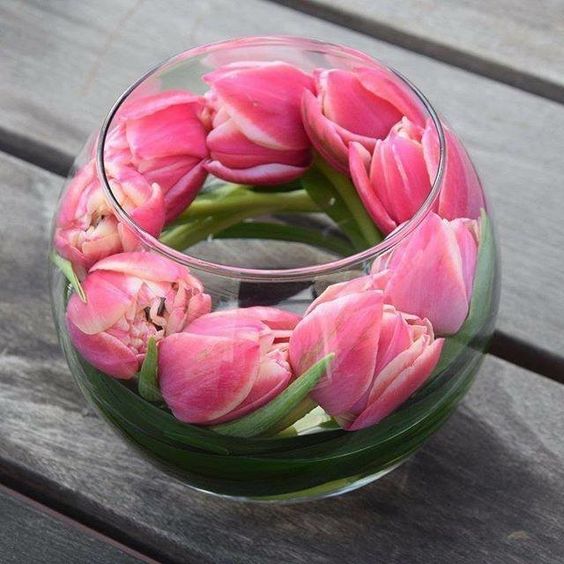 Inspirace na krásné tulipánové dekorace: Stačí naskládat do vázy! Inspirace na krásné tulipánové dekorace: Stačí naskládat do vázy!
