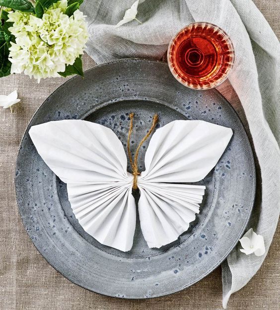Jarní inspirace na sváteční prostírání stolu ve velikonočním stylu! Jarní inspirace na sváteční prostírání stolu ve velikonočním stylu!