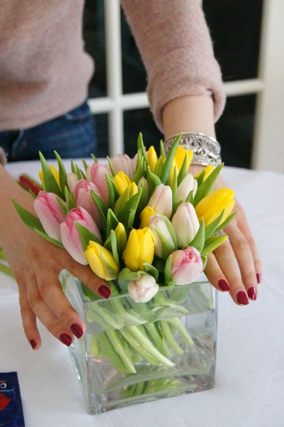 Inspirace na krásné tulipánové dekorace: Stačí naskládat do vázy! Inspirace na krásné tulipánové dekorace: Stačí naskládat do vázy!