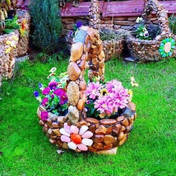 Vylepšete si zahradu pomocí obyčejných kamínků – 25+ úžasných nápadů