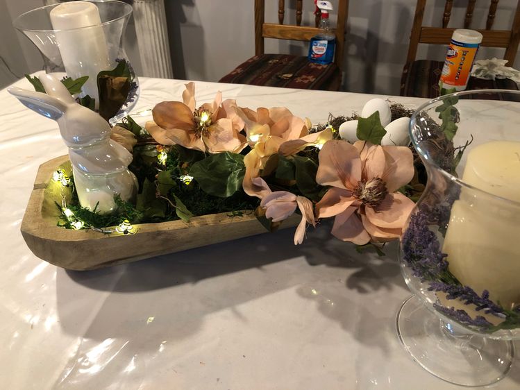 Využijte dřevěný podnos nebo mísu: Inspirace na krásné jarní dekorace Využijte dřevěný podnos nebo mísu: Inspirace na krásné jarní dekorace