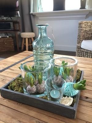 Využijte dřevěný podnos nebo mísu: Inspirace na krásné jarní dekorace Využijte dřevěný podnos nebo mísu: Inspirace na krásné jarní dekorace