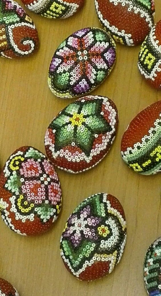 0edc1eb6d15c83978d9aad794d7cb982 (1) 20+ nápadů na krásné velikonoční kraslice z korálku
