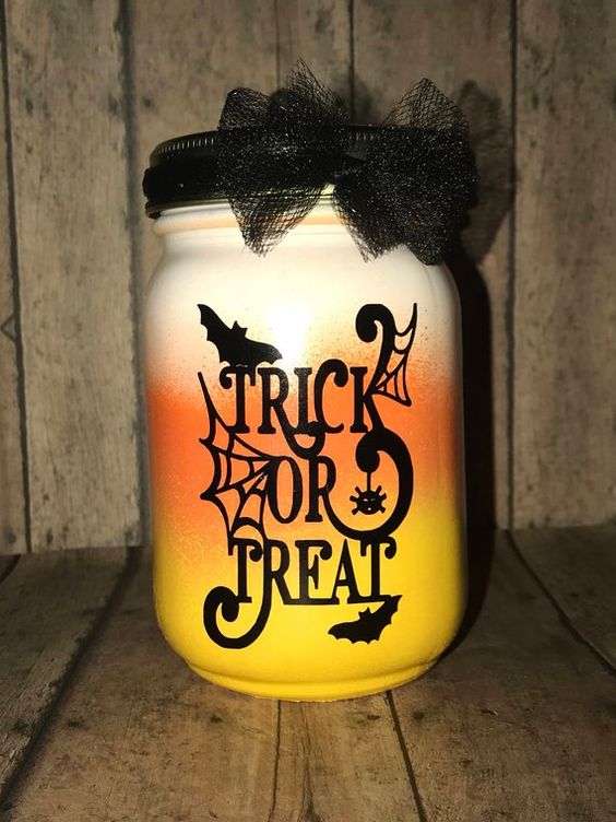 Úžasné Halloweenské dekorace: Využijte obyčejnou zavařovačku! Úžasné Halloweenské dekorace: Využijte obyčejnou zavařovačku!