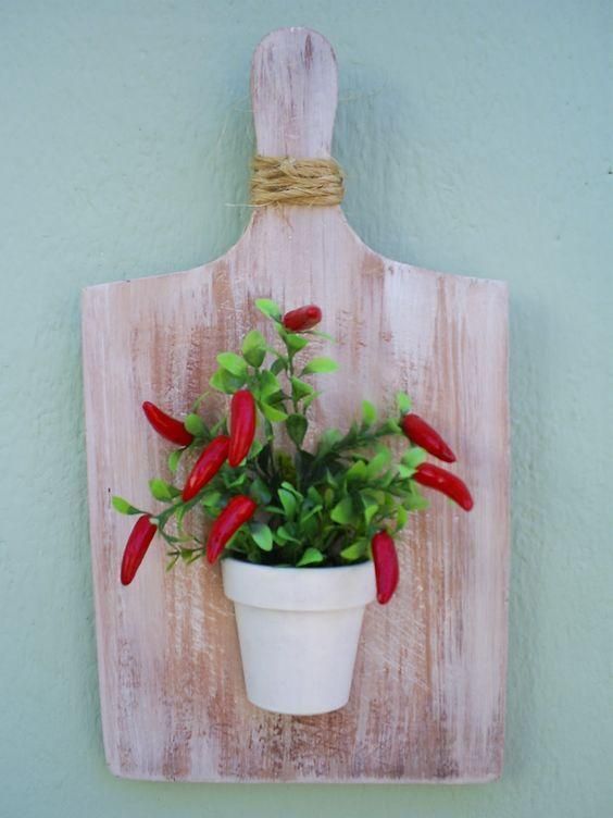 Inspirace pro všechny kutily! Využijte tímto originálním způsobem dřevěné prkénko Inspirace pro všechny kutily! Využijte tímto originálním způsobem dřevěné prkénko
