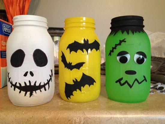 Úžasné Halloweenské dekorace: Využijte obyčejnou zavařovačku! Úžasné Halloweenské dekorace: Využijte obyčejnou zavařovačku!