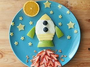 Vyčarujte svým nejbližším úsměv na tváři takovýmto kouzelným talířem! Inspirace na vánoční talíř