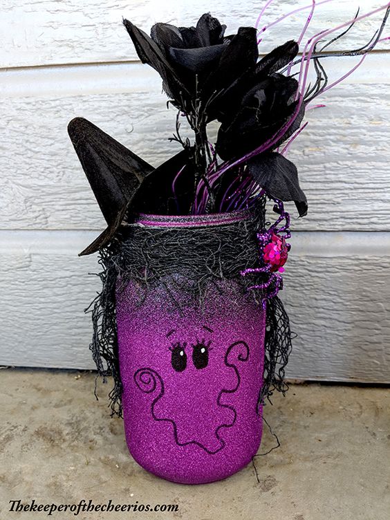 Úžasné Halloweenské dekorace: Využijte obyčejnou zavařovačku! Úžasné Halloweenské dekorace: Využijte obyčejnou zavařovačku!