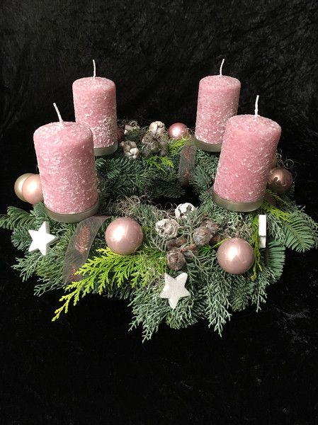Přidejte do vašeho adventního věnce také jehličí, šišky či skořápky – Výsledek stojí za to! Přidejte do vašeho adventního věnce také jehličí, šišky či skořápky – Výsledek stojí za to!