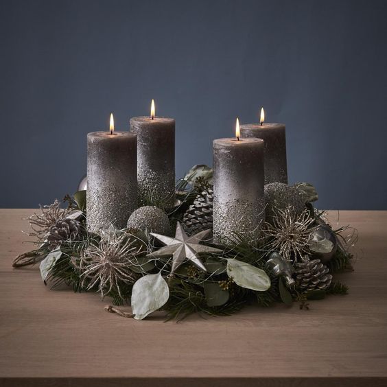 Přidejte do vašeho adventního věnce také jehličí, šišky či skořápky – Výsledek stojí za to! Přidejte do vašeho adventního věnce také jehličí, šišky či skořápky – Výsledek stojí za to!
