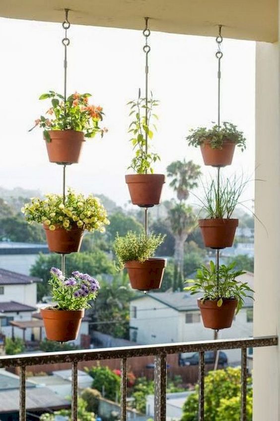 Zkrášlete si balkon květinami! – 20 originálních inspirací, jak na to
