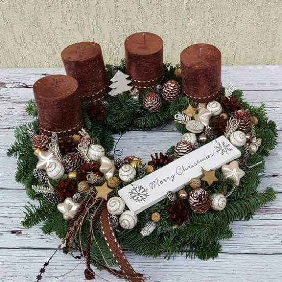 Zlatá, modrá či zelená? Zvolte si tu vaší oblíbenou barvu adventní dekorace!