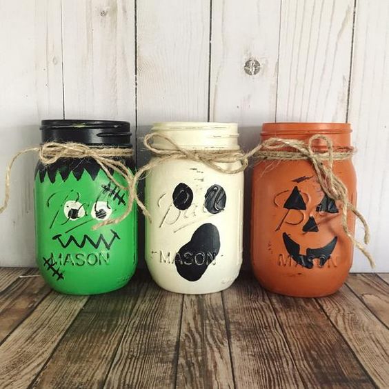 Úžasné Halloweenské dekorace: Využijte obyčejnou zavařovačku! Úžasné Halloweenské dekorace: Využijte obyčejnou zavařovačku!