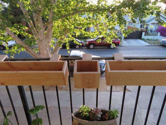 Zkrášlete si balkon květinami! – 20 originálních inspirací, jak na to