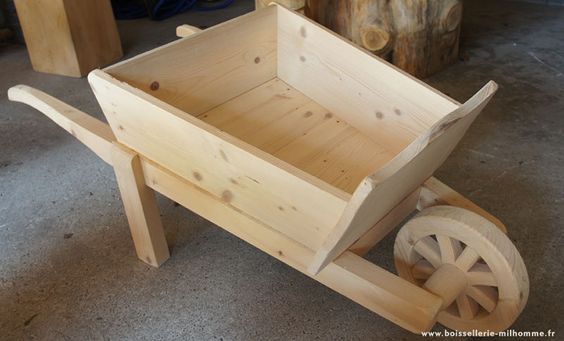 Nápady a inspirace na krásné “pojízdné” květináče, které se stanou chloubou vaší zahrádky! Nápady a inspirace na krásné “pojízdné” květináče, které se stanou chloubou vaší zahrádky!
