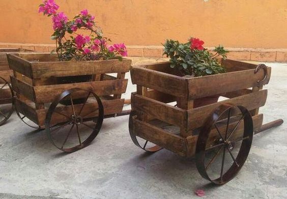 Skvělá inspirace na pojízdné zahradní květináče, které si sami můžete vyrobit! Skvělá inspirace na pojízdné zahradní květináče, které si sami můžete vyrobit!