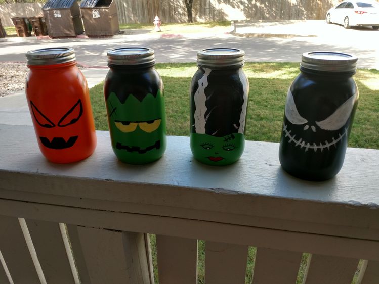 Úžasné Halloweenské dekorace: Využijte obyčejnou zavařovačku! Úžasné Halloweenské dekorace: Využijte obyčejnou zavařovačku!