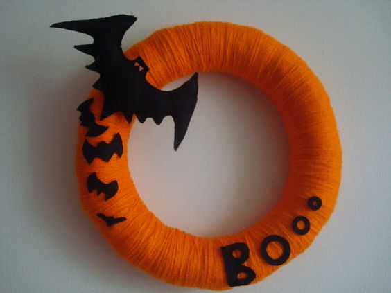 Skvělá zábava pro děti! Vyrobte si Halloweenský věnec na dveře Skvělá zábava pro děti! Vyrobte si Halloweenský věnec na dveře