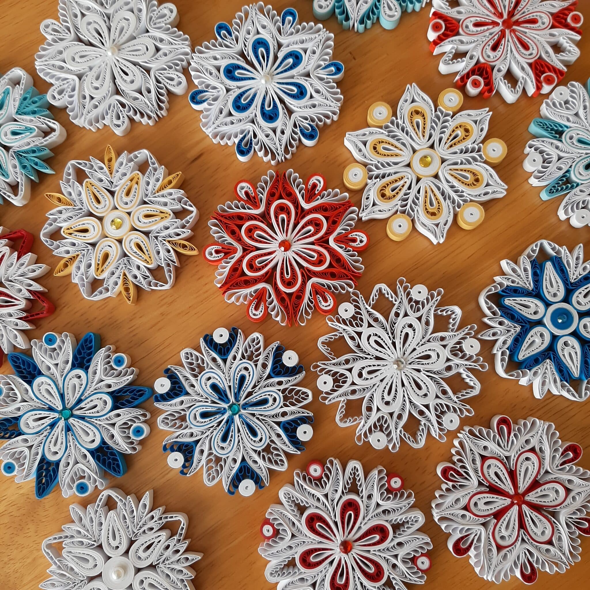 rozhovor: quilling – výtvarná technika, se kterou paní věra vytváří nádherné dekorace, která rozzáří jakýkoli prostor rozhovor: quilling – výtvarná technika, se kterou paní věra vytváří nádherné dekorace, která rozzáří jakýkoli prostor