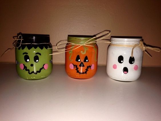 Úžasné Halloweenské dekorace: Využijte obyčejnou zavařovačku! Úžasné Halloweenské dekorace: Využijte obyčejnou zavařovačku!