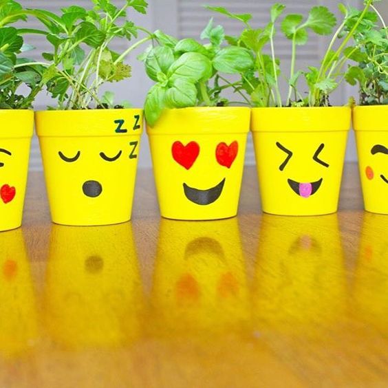 Jednoduché nápady, jak zkrášlit vaše staré a sešlé květináče – Inspirujte se! Jednoduché nápady, jak zkrášlit vaše staré a sešlé květináče – Inspirujte se!