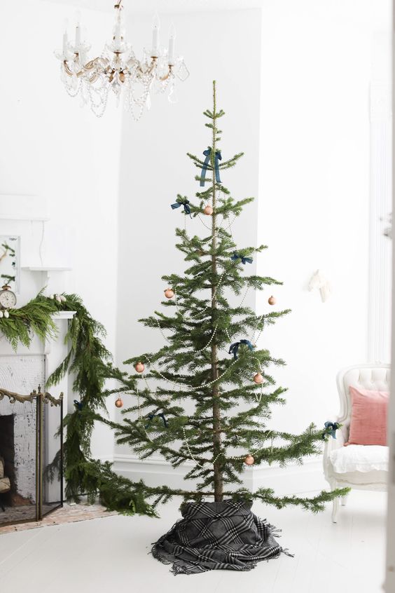 Jednoduchý způsob, jak zkrášlit stojan vašeho vánočního stromku – Inspirujte se!