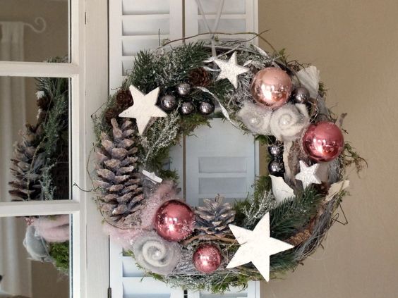Přidejte do vašeho adventního věnce také jehličí, šišky či skořápky – Výsledek stojí za to! Přidejte do vašeho adventního věnce také jehličí, šišky či skořápky – Výsledek stojí za to!
