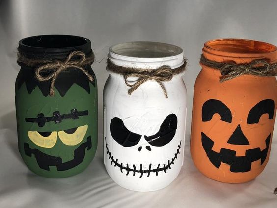 Úžasné Halloweenské dekorace: Využijte obyčejnou zavařovačku! Úžasné Halloweenské dekorace: Využijte obyčejnou zavařovačku!