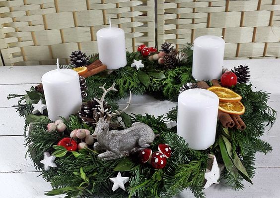 adventní věnec - jehličí 1 Inspirace na krásné adventní věnce z jehličí – vytvořte si letos vlastní