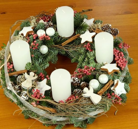 adventní věnec - jehličí 24 Inspirace na krásné adventní věnce z jehličí – vytvořte si letos vlastní