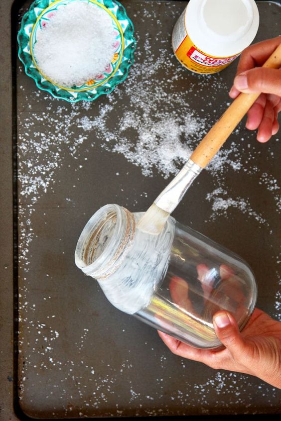 sůl a lepidlo 1 Potřebujete sůl, lepidlo a zavařovací sklenici – Úžasné zimní tvoření, které si i děti zamilují