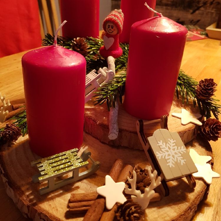 Krásné nápady z plátku dřeva na adventní období: Zapomeňte na klasický věnec!