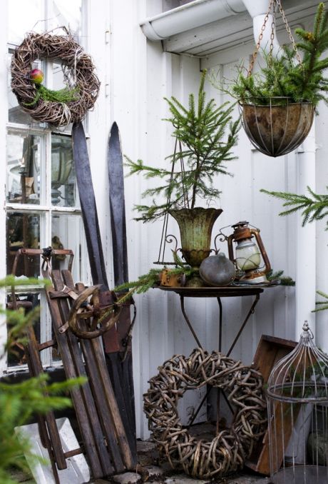 veranda a balkón - zimní dekorace 13 Zimní balkóny a terasy – 20+ inspirací na krásnou výzdobu
